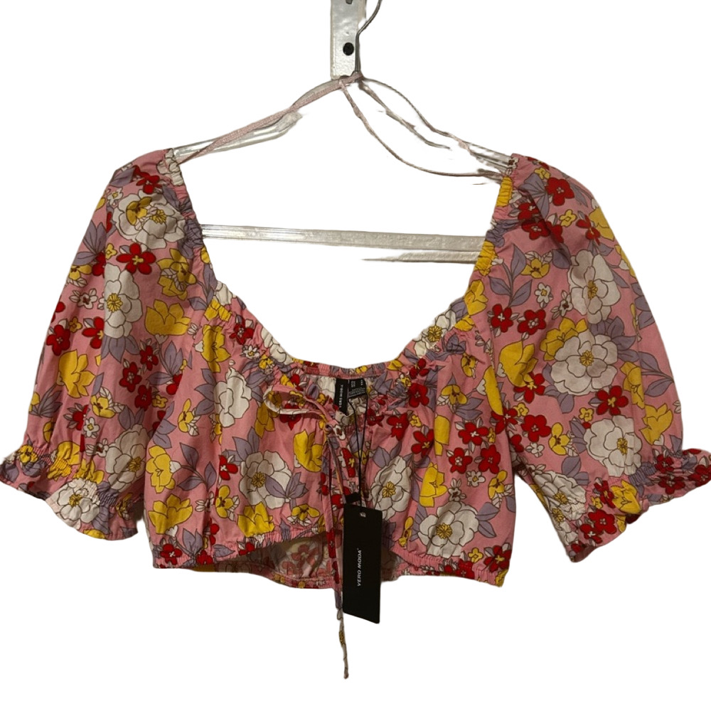 🐾Vero Moda women’s Floral prismPink /Taya Crop Top size M NWT